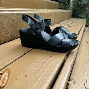 Worn a handful of times. Super Cushy and comfy